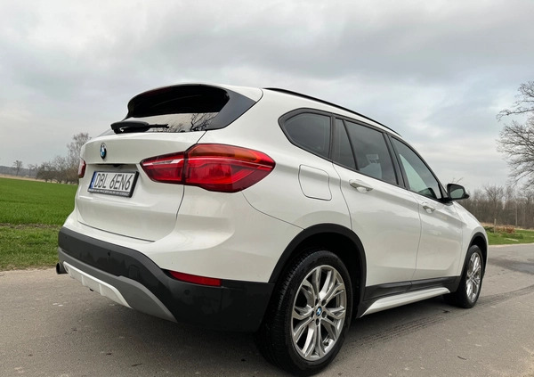 BMW X1 cena 99900 przebieg: 135600, rok produkcji 2018 z Bolesławiec małe 562